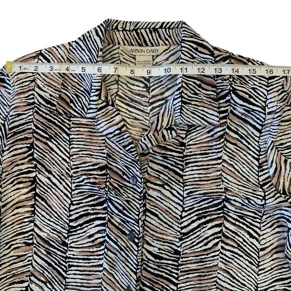 Alison Daley Blouse Top Sz 12 Animal Print Jungle Long Sleeve Button Collared - Picture 7 of 12